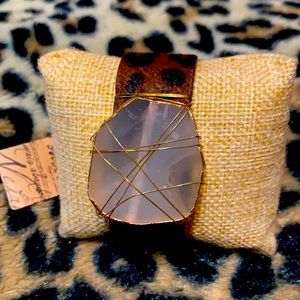 Leopard print band with gold wiring